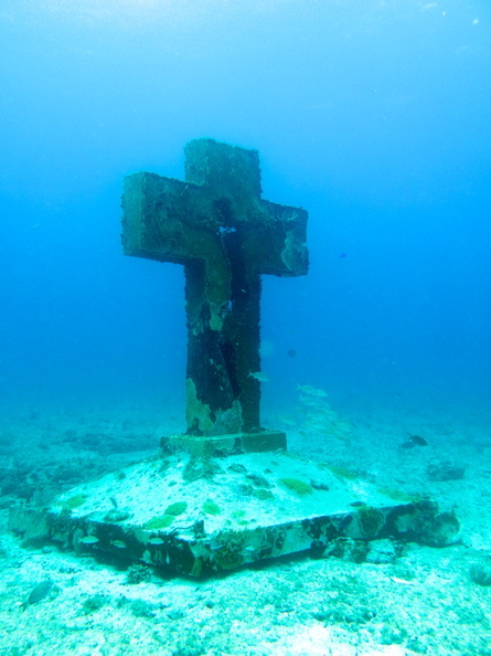 Cross at National Marine Park of Isla Mujeres IMG_3080.jpg